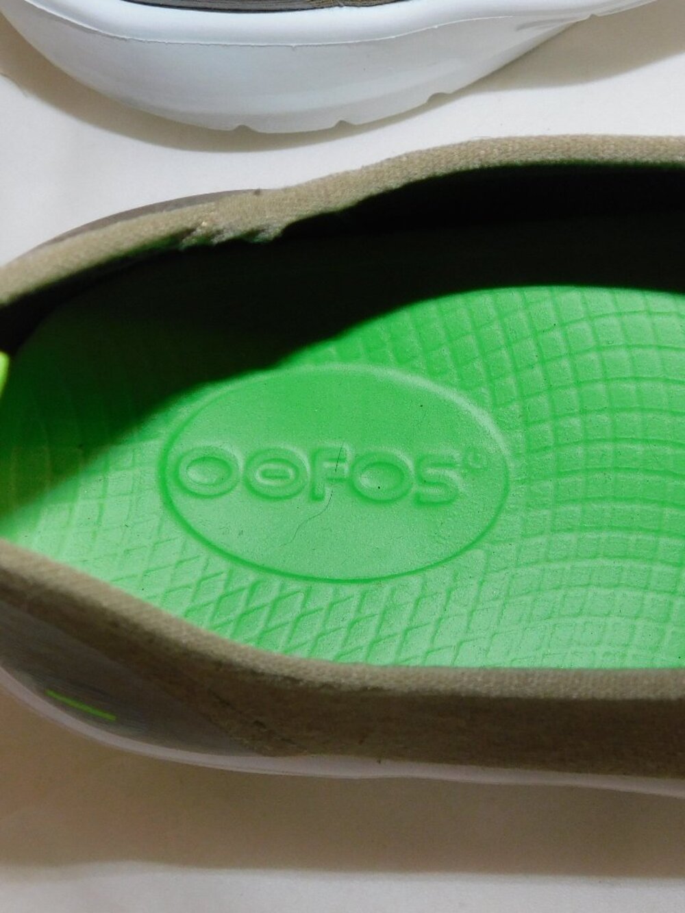 OOFOS Women's OOmg eeZee Casual Slip-On Sneakers Low Recovery Shoes Size 7 - Picture 9 of 11